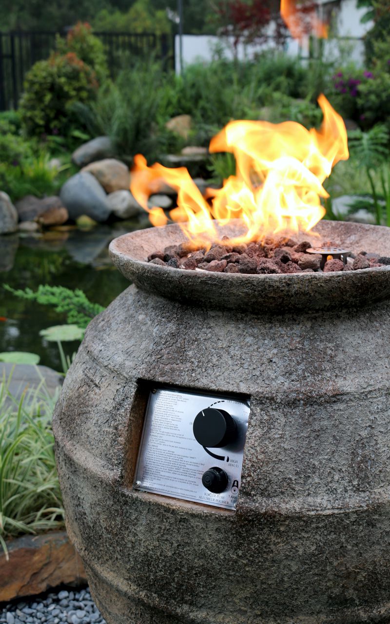 Die Steinstruktur der Feuerstelle POMPEI POT aus der Nähe