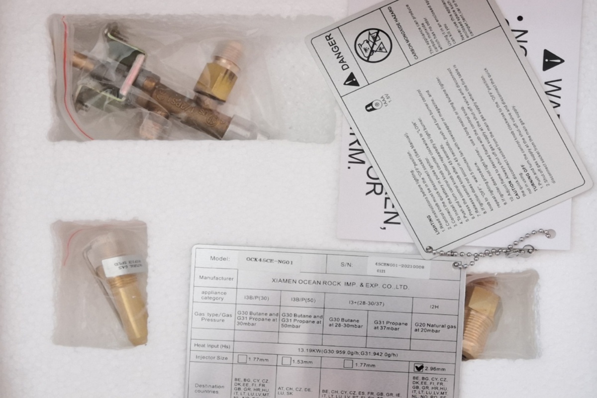 Umbausatz mit Typenschild in der Verpackung