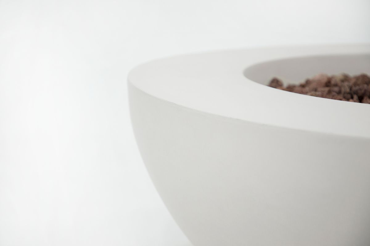 Die geglättete Oberfläche der LUNAR BOWL Cream White aus der Nähe